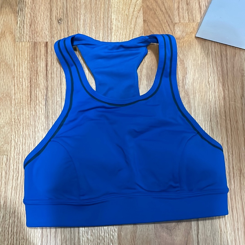 Lululemon running bra with phone pocket